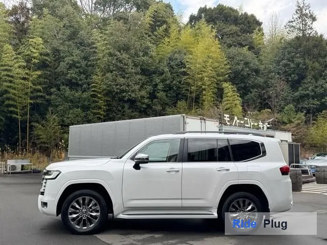 Toyota 2025 Toyota Land Cruiser 300 ZX 3.3D Bi-Turbo for Sale in Kampala – Import Order