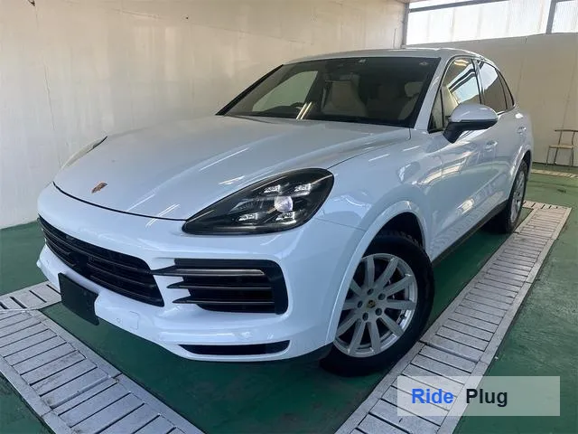 2022 Porsche Cayenne AWD Luxury SUV with Low Mileage and Premium White Finish