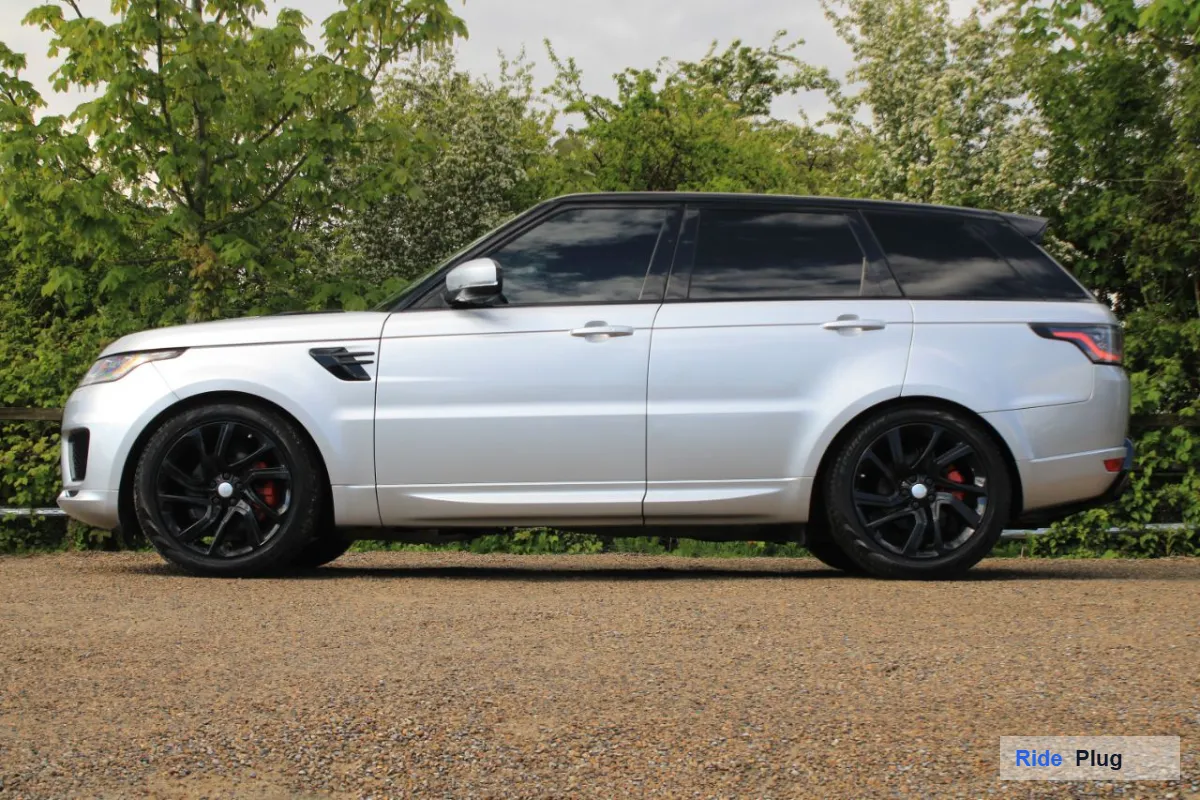 Land Rover 2019 Land Rover Range Rover Sport SD V6 HSE Dynamic for Sale in Uganda | Black Pack | Panoramic Roof | Meridian Sound