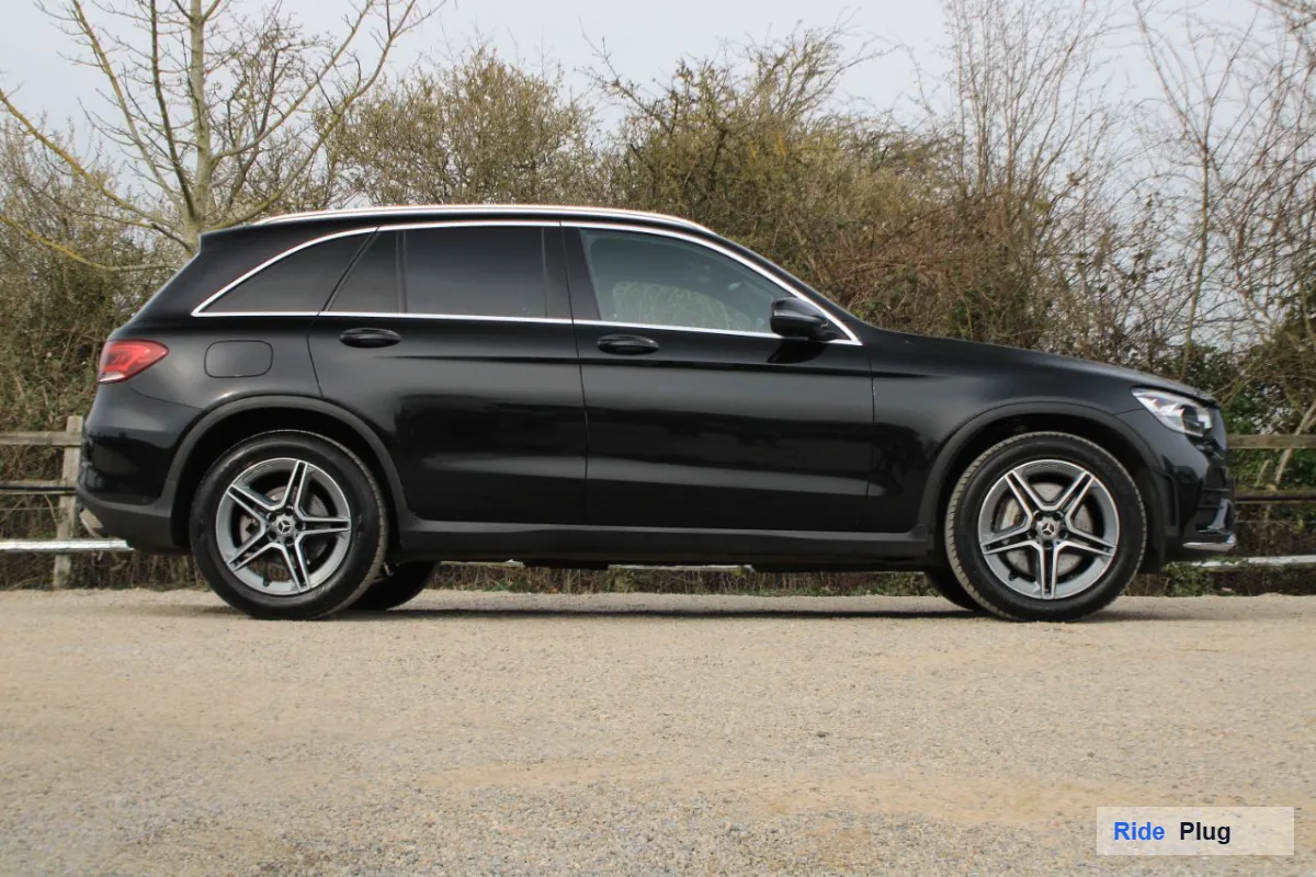 Mercedes-Benz Mercedes Benz GLC220d AMG Line 4MATIC for Sale in Uganda | Obsidian Black | MBUX Navigation | AMG Styling