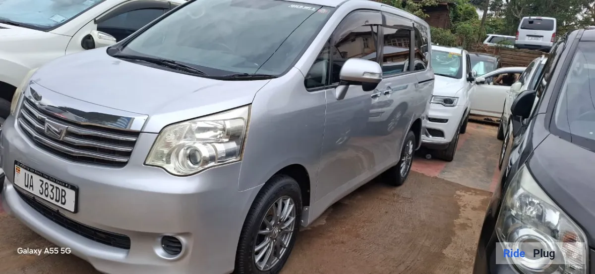 Toyota Toyota Noah 4WD