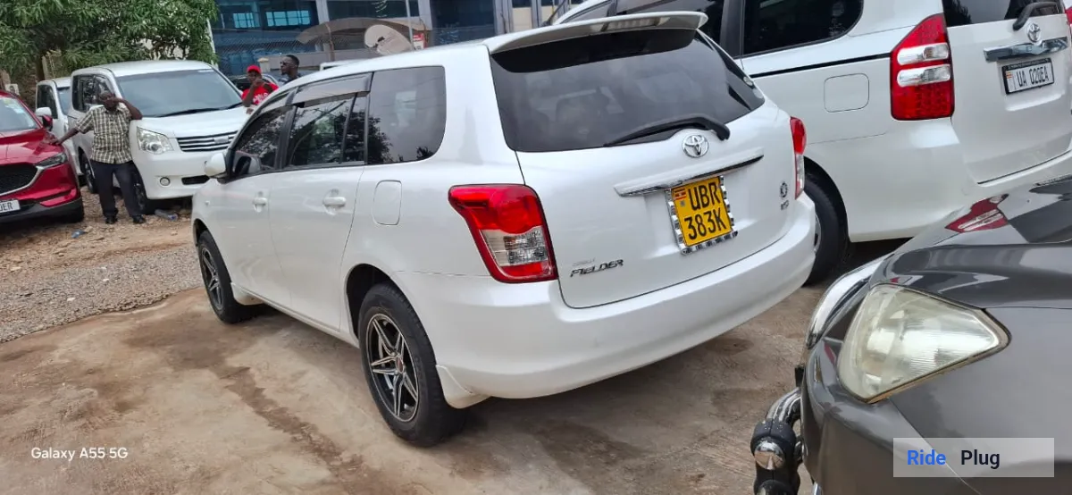 Toyota Toyota Fielder 2010